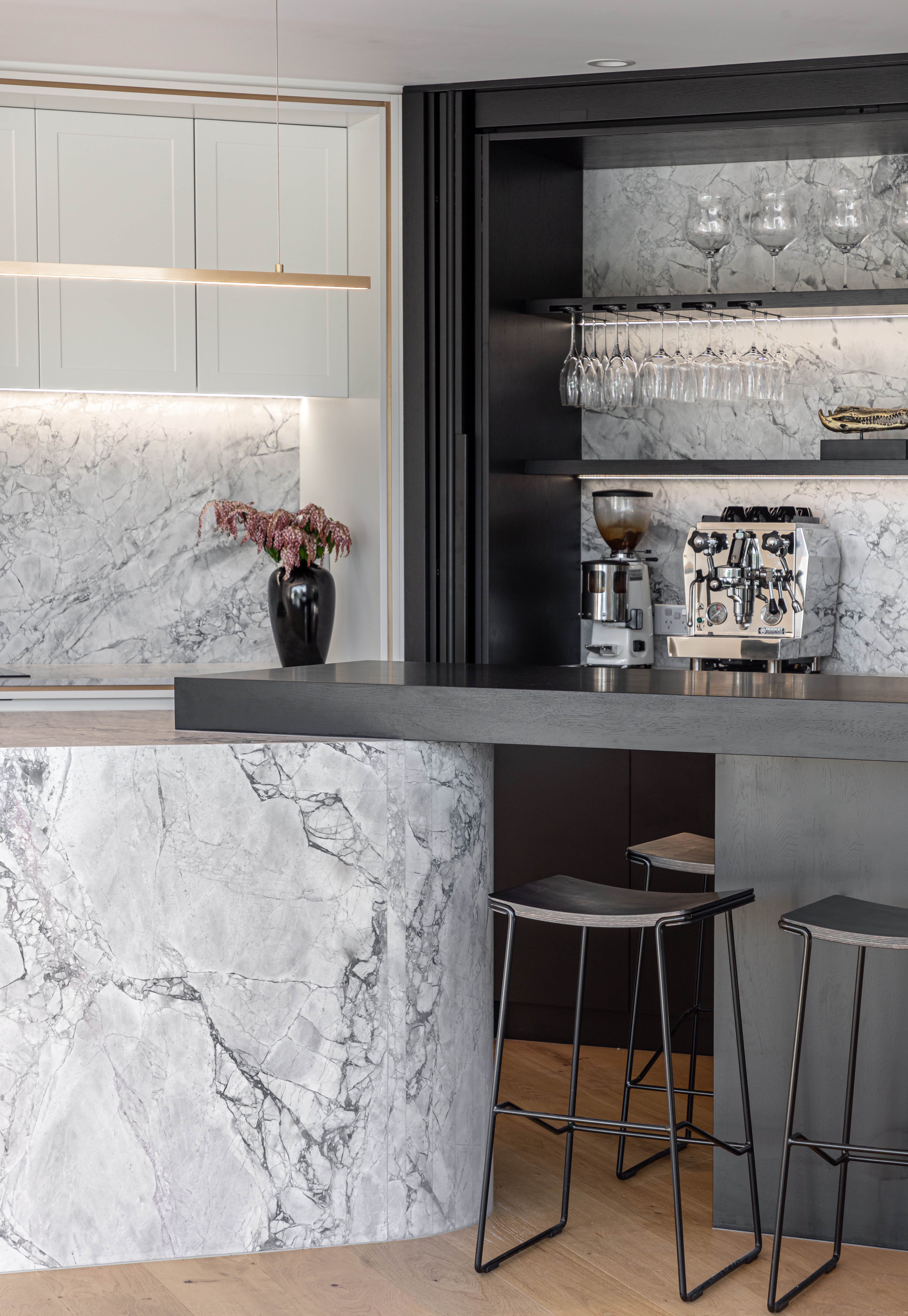 Wood benchtop vs stone benchtops: which is best for your kitchen?